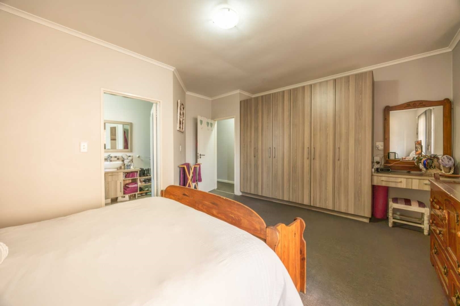 2 Bedroom Property for Sale in Blue Hills Gauteng
