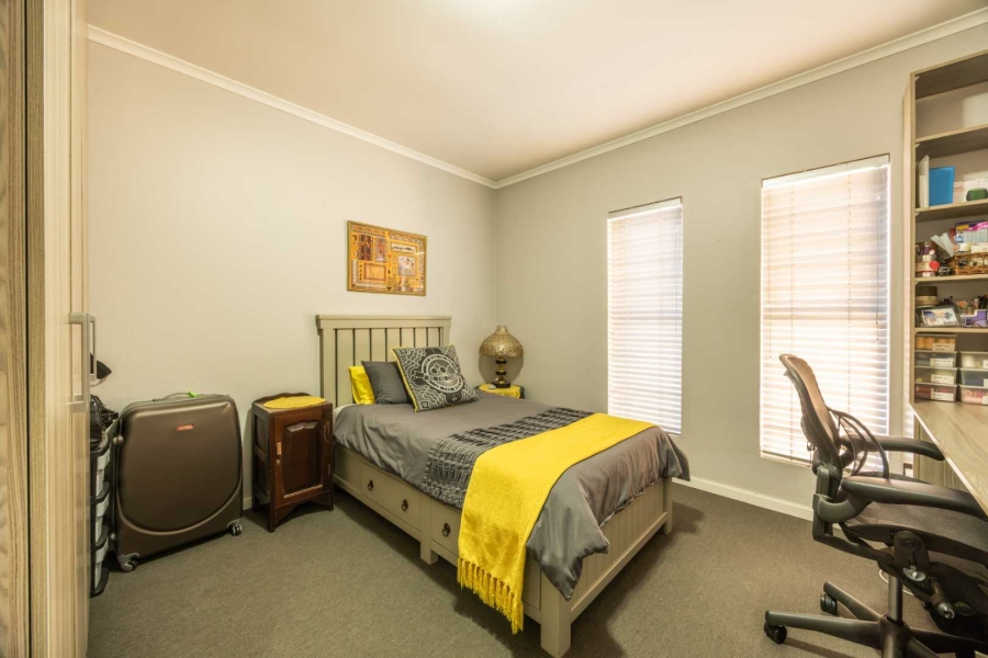 2 Bedroom Property for Sale in Blue Hills Gauteng