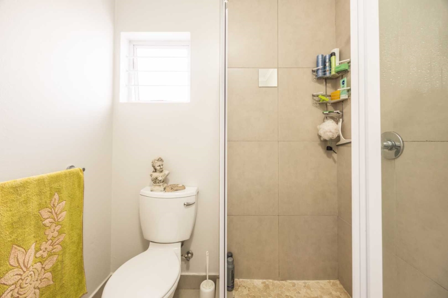 2 Bedroom Property for Sale in Blue Hills Gauteng