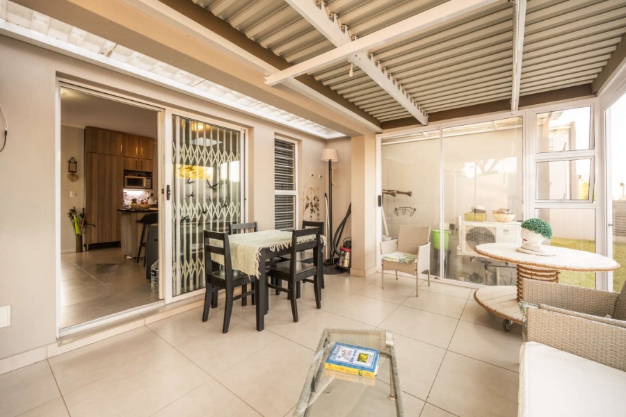 2 Bedroom Property for Sale in Blue Hills Gauteng