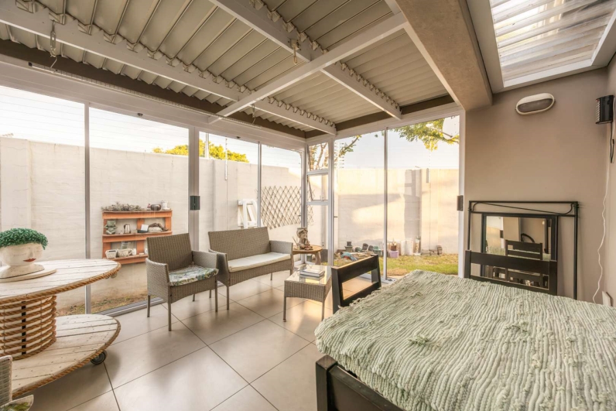 2 Bedroom Property for Sale in Blue Hills Gauteng