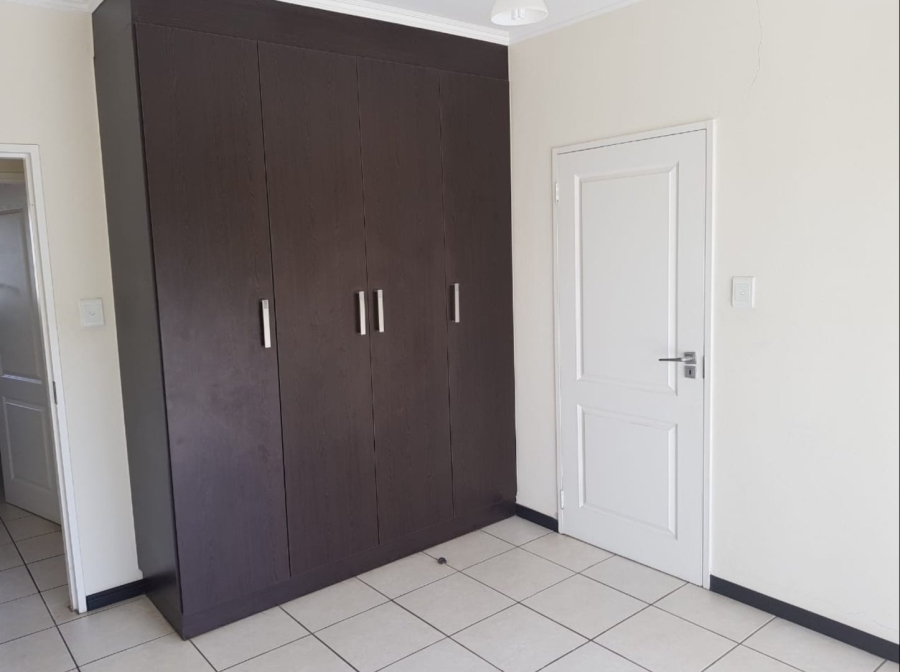 2 Bedroom Property for Sale in Oakdene Gauteng