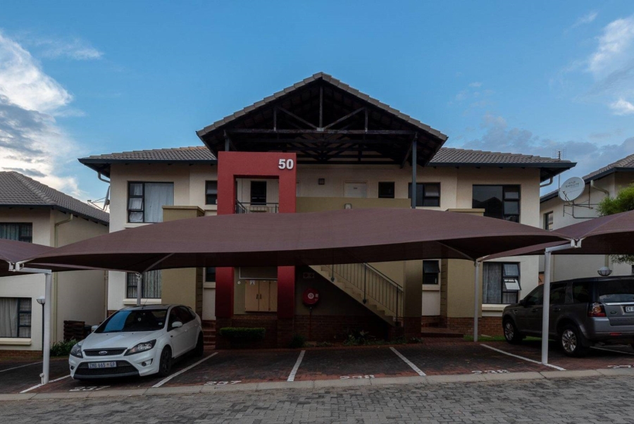 2 Bedroom Property for Sale in Oakdene Gauteng