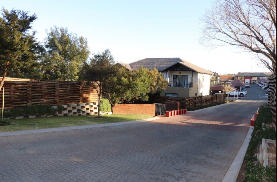 2 Bedroom Property for Sale in Oakdene Gauteng