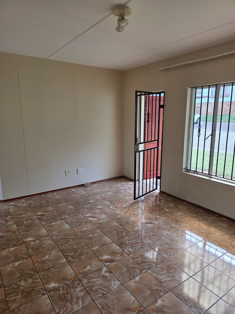 2 Bedroom Property for Sale in Mondeor Gauteng
