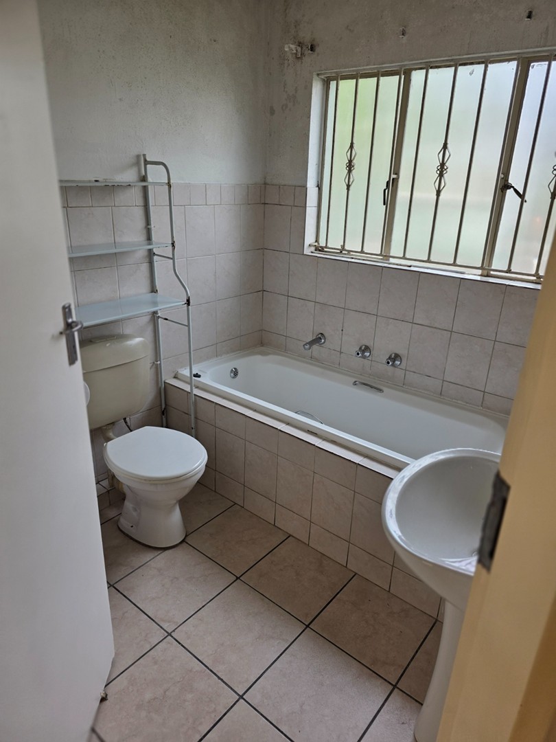 2 Bedroom Property for Sale in Mondeor Gauteng