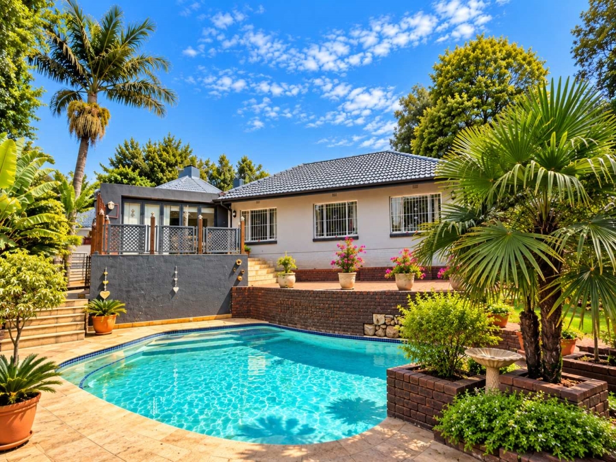 To Let 4 Bedroom Property for Rent in Constantia Kloof Gauteng