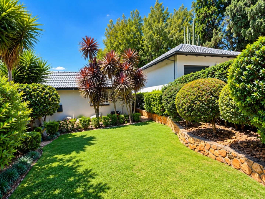 To Let 4 Bedroom Property for Rent in Constantia Kloof Gauteng