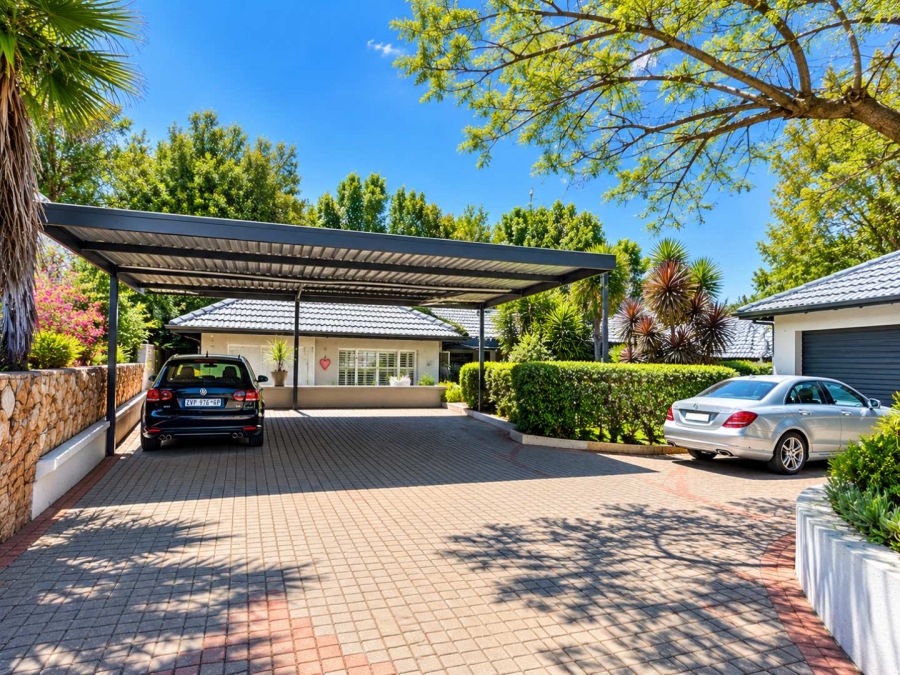 To Let 4 Bedroom Property for Rent in Constantia Kloof Gauteng