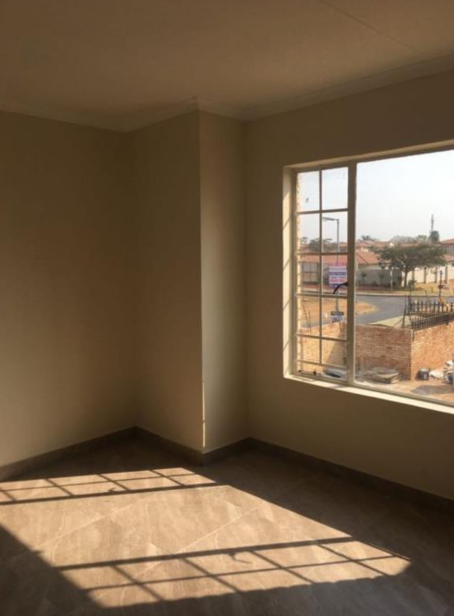 To Let 2 Bedroom Property for Rent in Noordwyk Gauteng