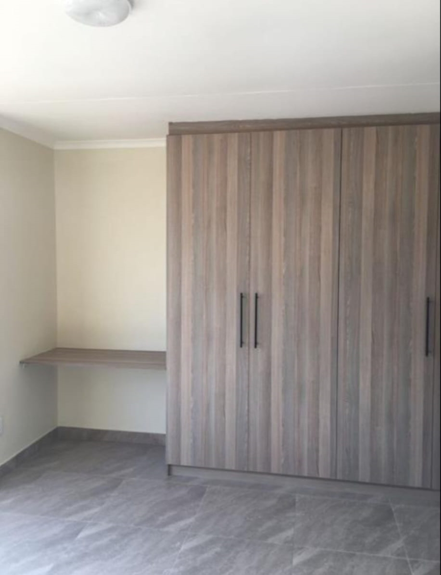 To Let 2 Bedroom Property for Rent in Noordwyk Gauteng