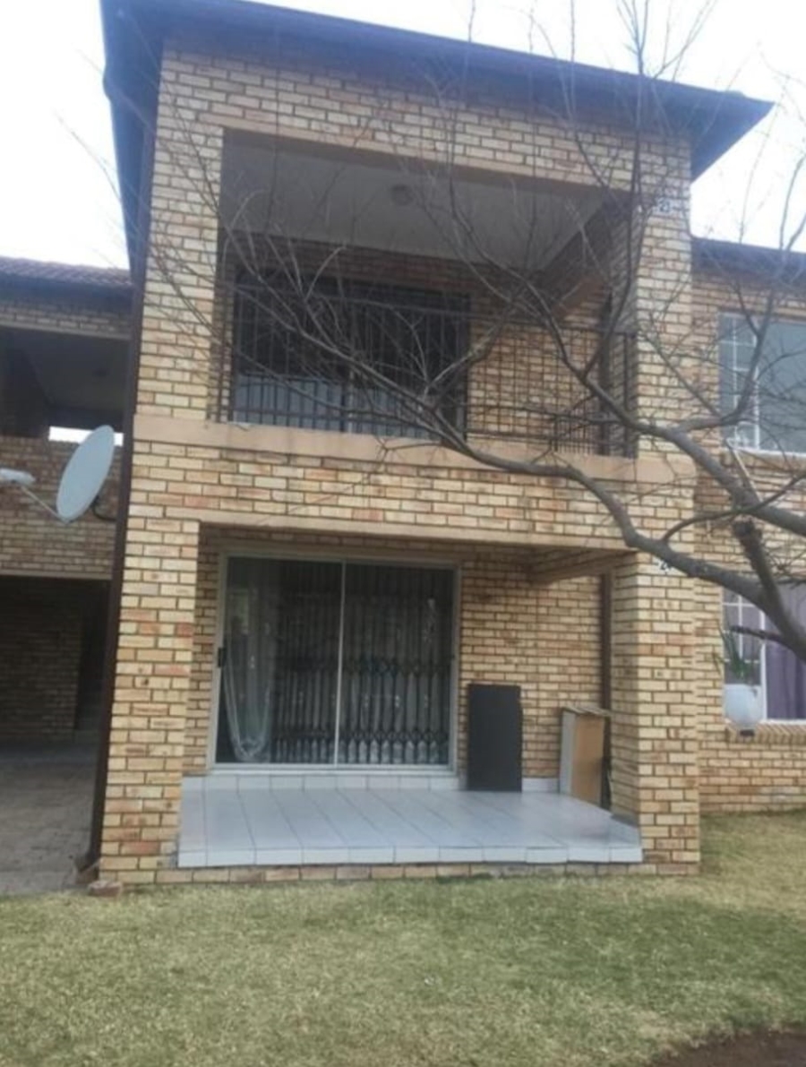 To Let 2 Bedroom Property for Rent in Noordwyk Gauteng