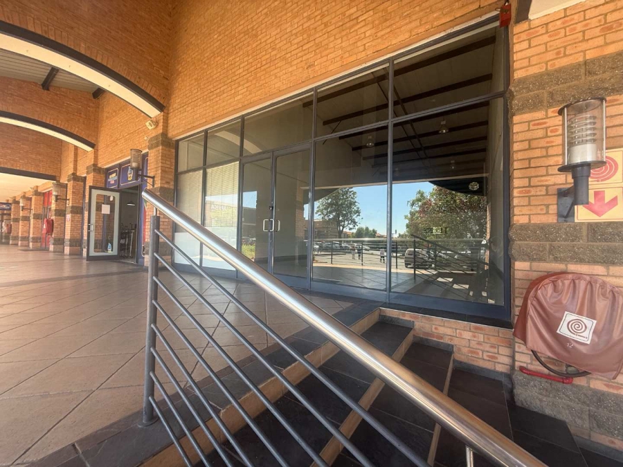 To Let Commercial Property for Rent in Pineslopes Gauteng