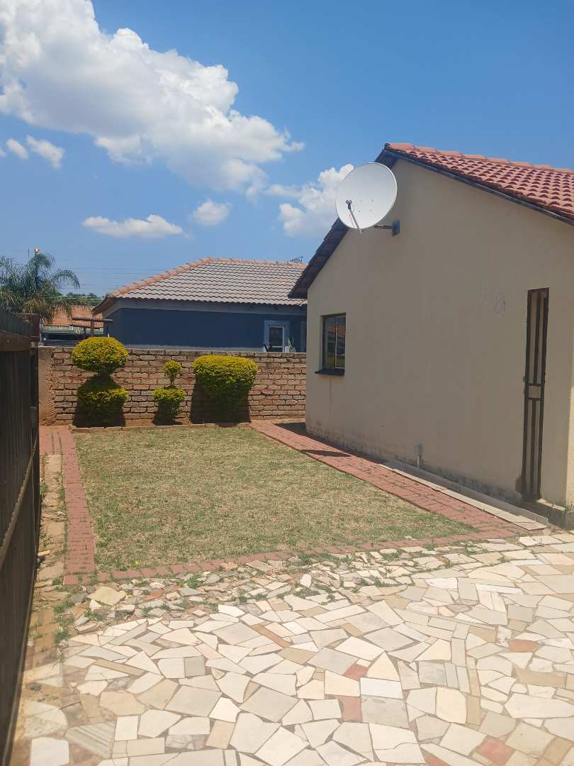 To Let 2 Bedroom Property for Rent in Nkwe Estate Gauteng