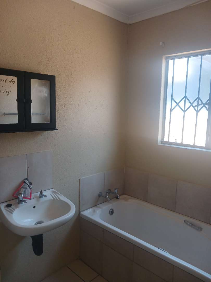 To Let 2 Bedroom Property for Rent in Nkwe Estate Gauteng