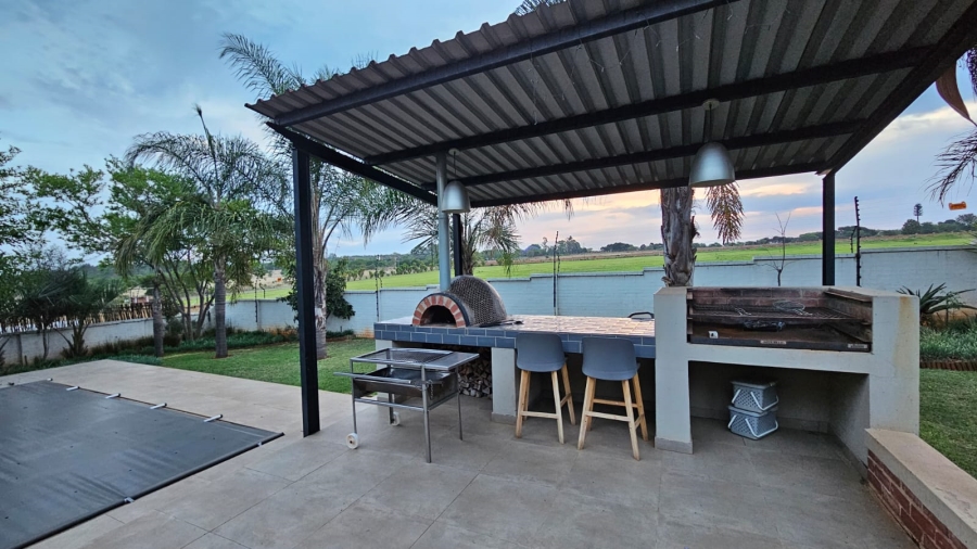 4 Bedroom Property for Sale in Zwavelpoort Gauteng
