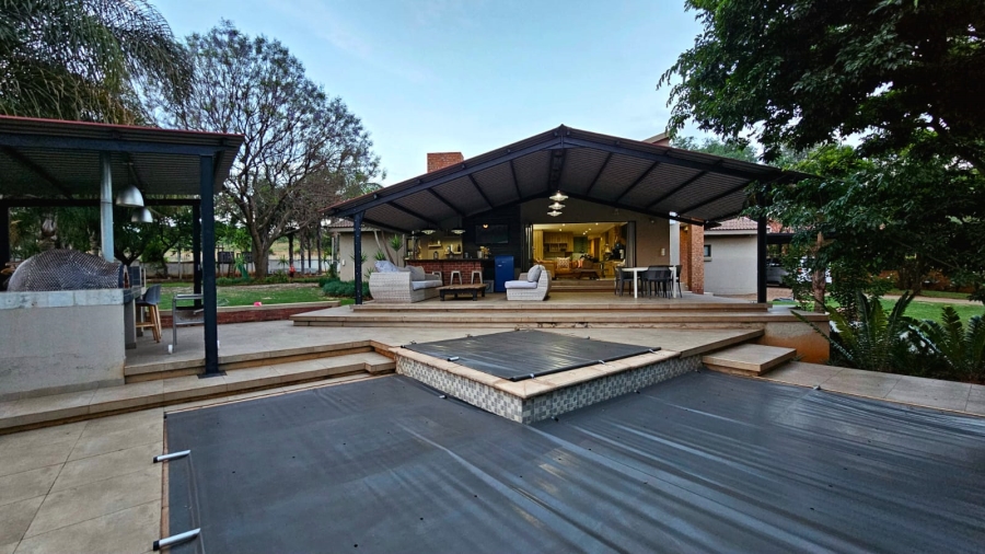 4 Bedroom Property for Sale in Zwavelpoort Gauteng