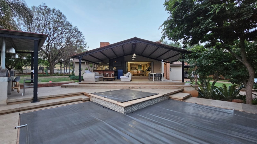 4 Bedroom Property for Sale in Zwavelpoort Gauteng
