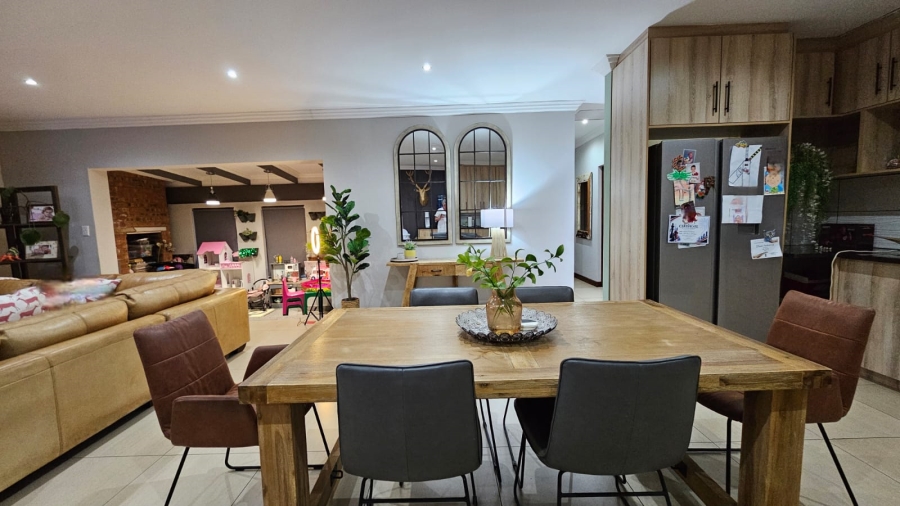 4 Bedroom Property for Sale in Zwavelpoort Gauteng