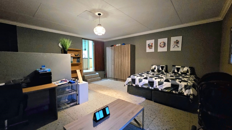 4 Bedroom Property for Sale in Zwavelpoort Gauteng