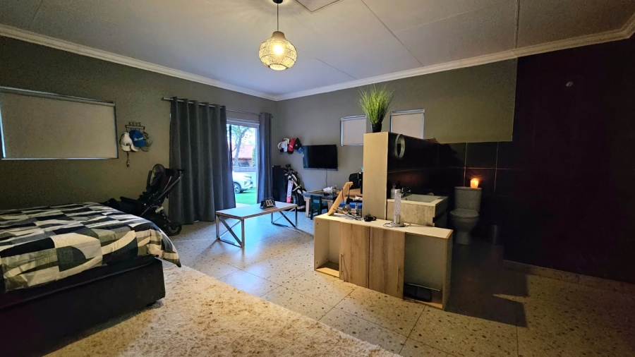 4 Bedroom Property for Sale in Zwavelpoort Gauteng