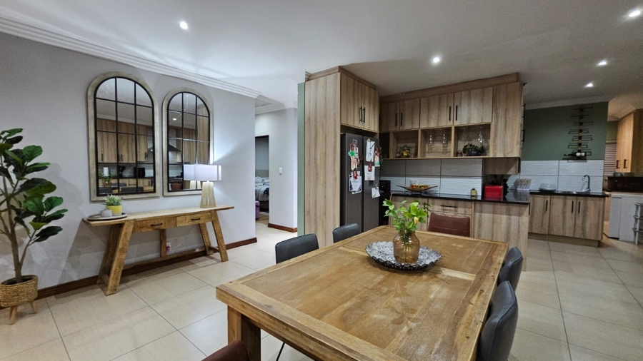 4 Bedroom Property for Sale in Zwavelpoort Gauteng