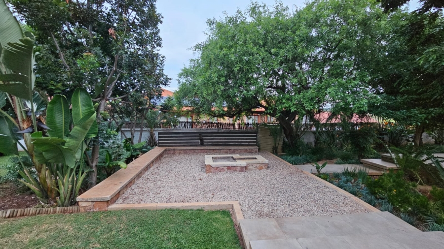 4 Bedroom Property for Sale in Zwavelpoort Gauteng