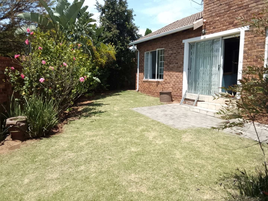 3 Bedroom Property for Sale in Wilgeheuwel Gauteng