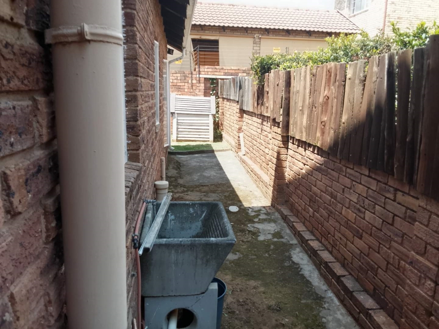 3 Bedroom Property for Sale in Wilgeheuwel Gauteng