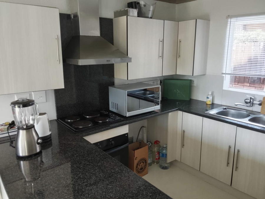 3 Bedroom Property for Sale in Wilgeheuwel Gauteng
