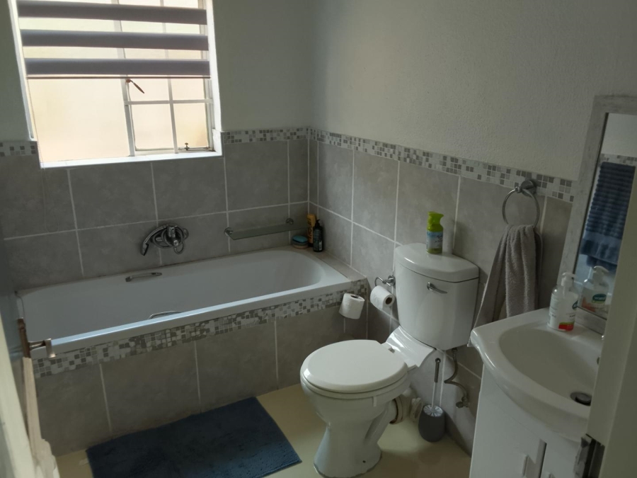 3 Bedroom Property for Sale in Wilgeheuwel Gauteng