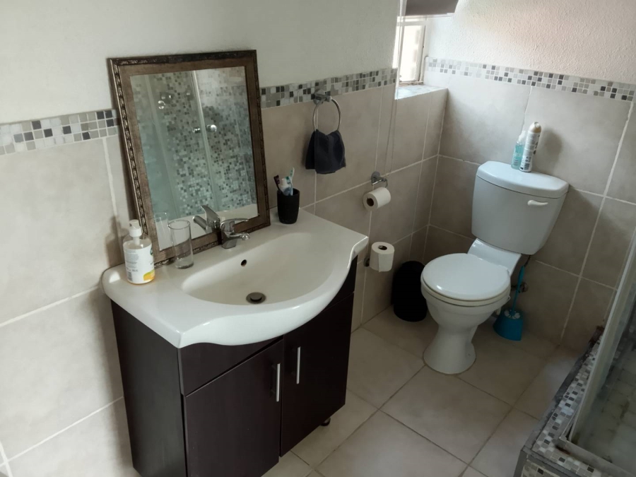 3 Bedroom Property for Sale in Wilgeheuwel Gauteng