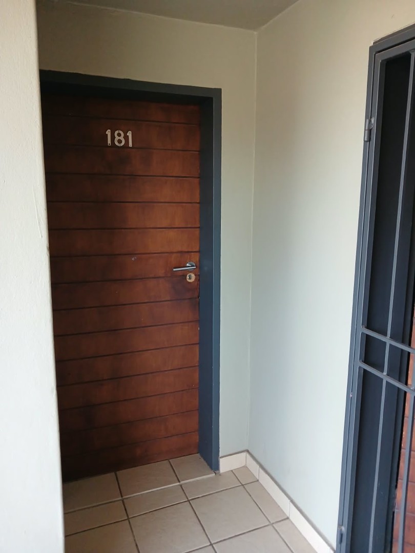 To Let 1 Bedroom Property for Rent in Die Hoewes Gauteng