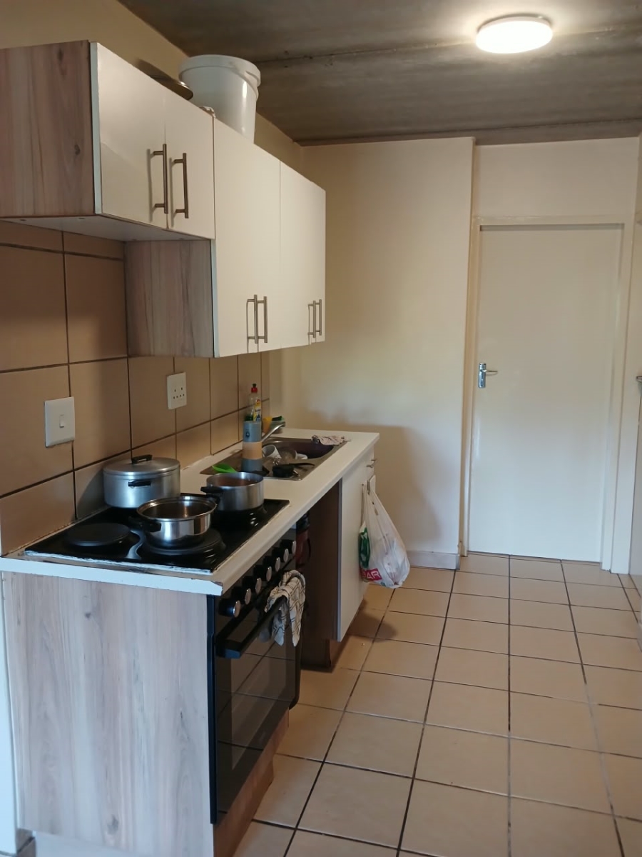 To Let 1 Bedroom Property for Rent in Die Hoewes Gauteng