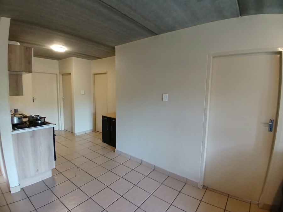 To Let 1 Bedroom Property for Rent in Die Hoewes Gauteng