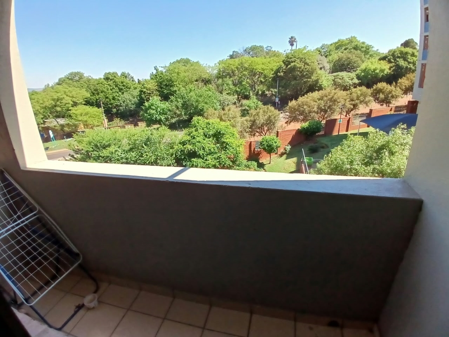 To Let 1 Bedroom Property for Rent in Die Hoewes Gauteng