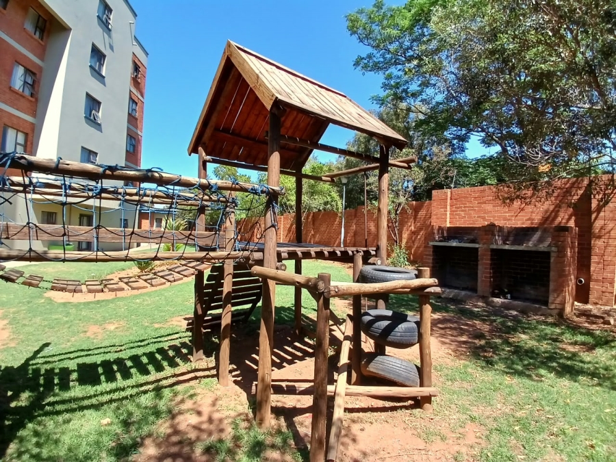 To Let 1 Bedroom Property for Rent in Die Hoewes Gauteng