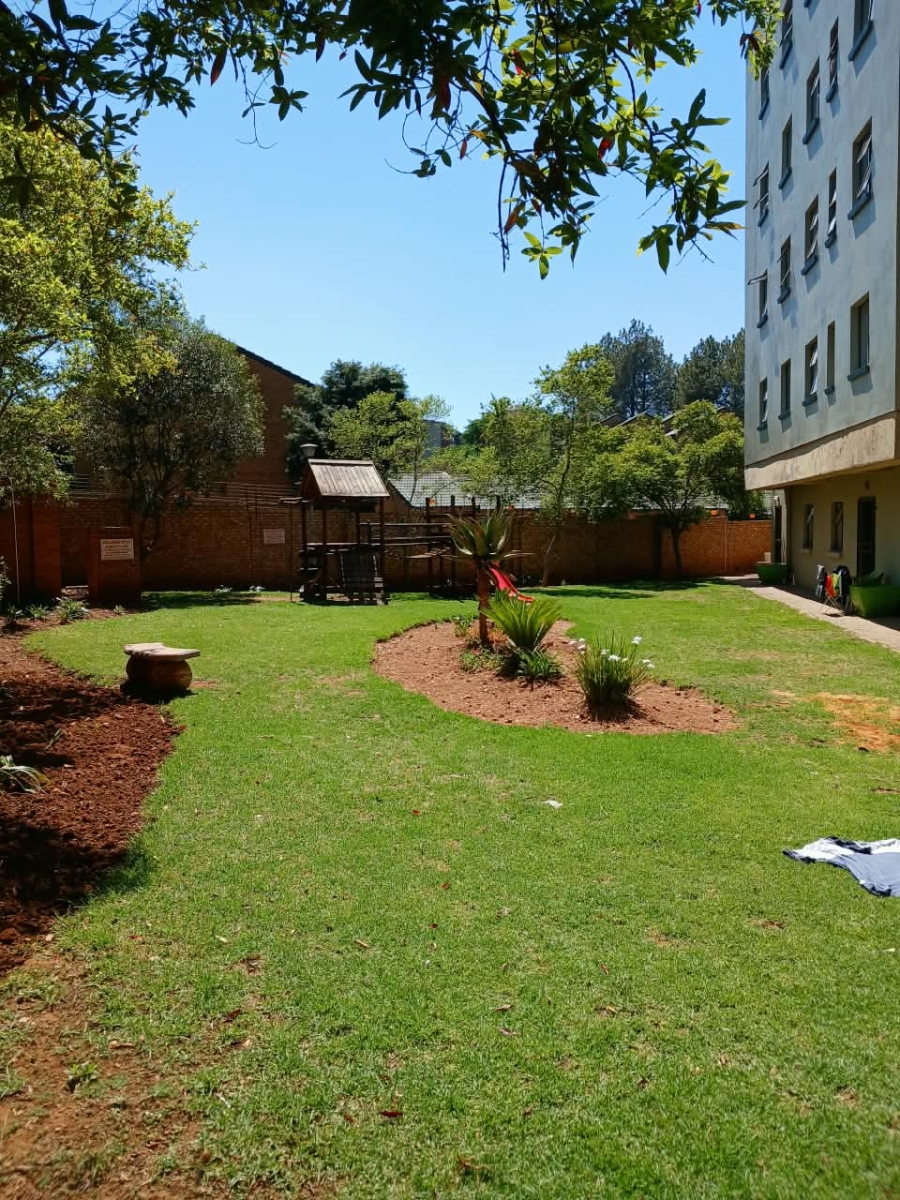 To Let 1 Bedroom Property for Rent in Die Hoewes Gauteng