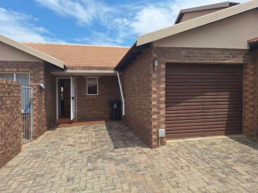 2 Bedroom Property for Sale in Jansenpark Gauteng