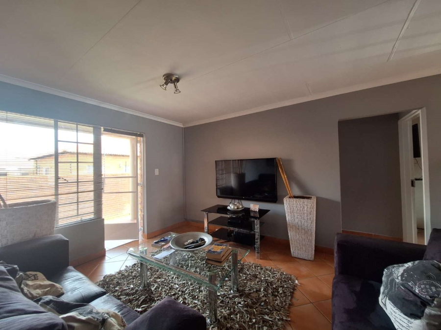 2 Bedroom Property for Sale in Jansenpark Gauteng