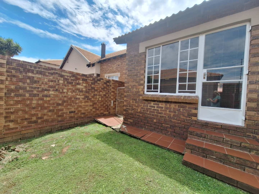 2 Bedroom Property for Sale in Jansenpark Gauteng
