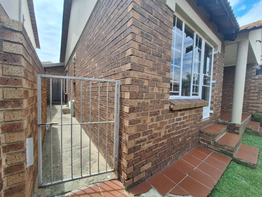 2 Bedroom Property for Sale in Jansenpark Gauteng