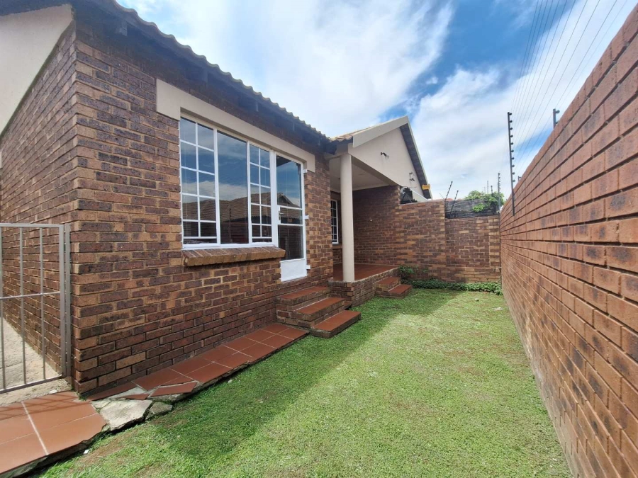 2 Bedroom Property for Sale in Jansenpark Gauteng