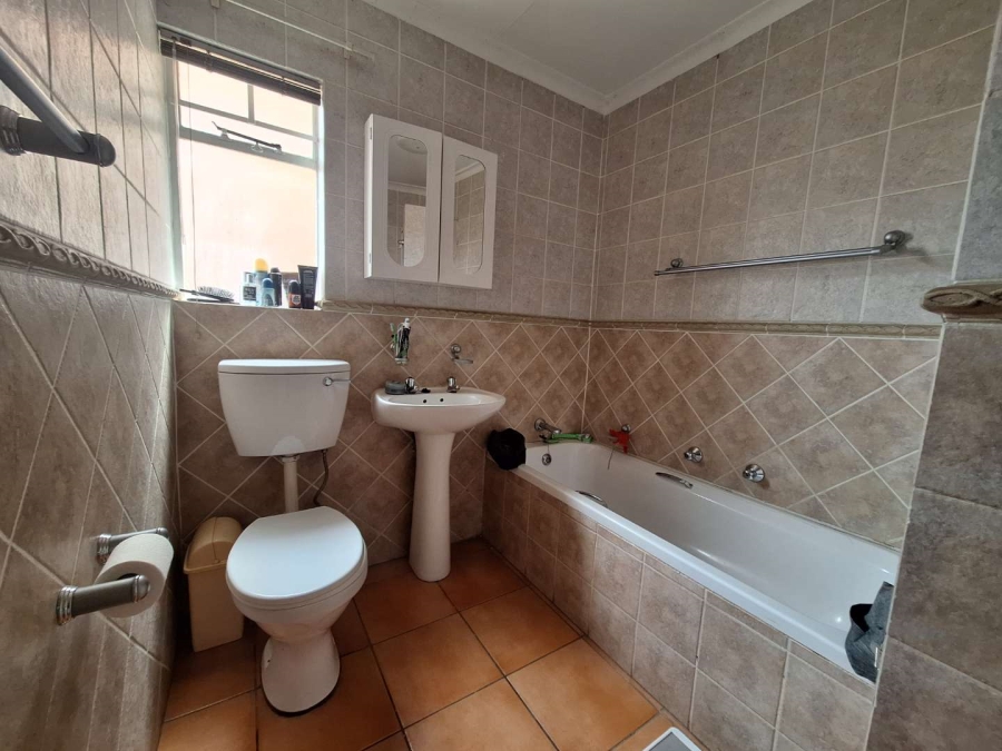 2 Bedroom Property for Sale in Jansenpark Gauteng