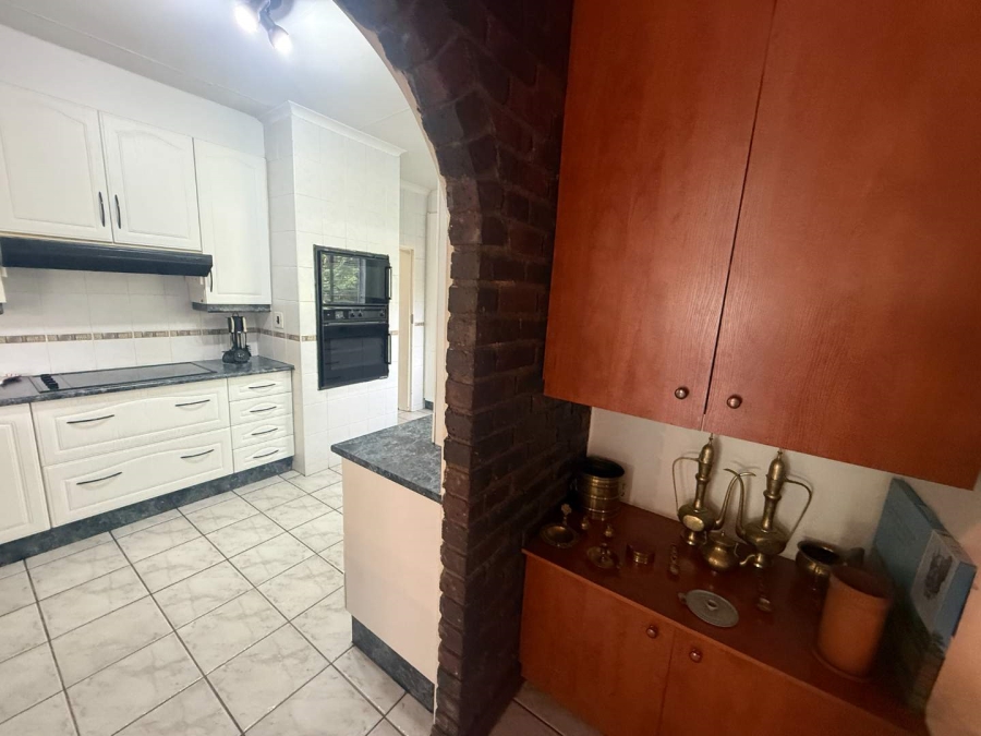 3 Bedroom Property for Sale in Kloofendal Gauteng