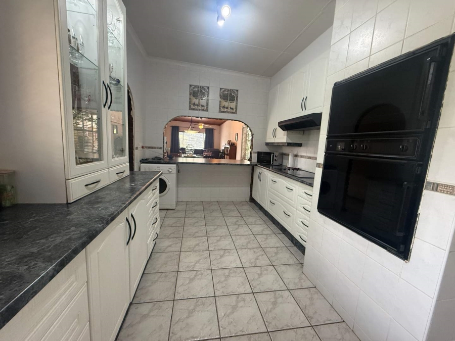 3 Bedroom Property for Sale in Kloofendal Gauteng