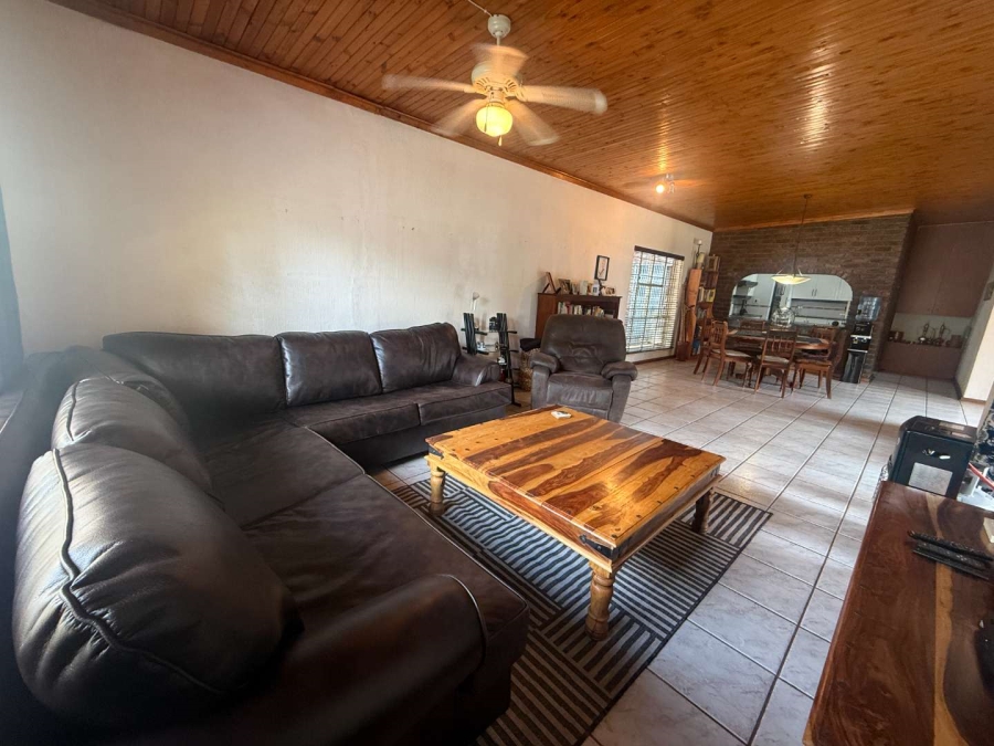 3 Bedroom Property for Sale in Kloofendal Gauteng
