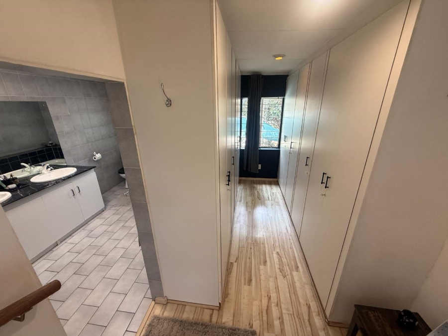 3 Bedroom Property for Sale in Kloofendal Gauteng