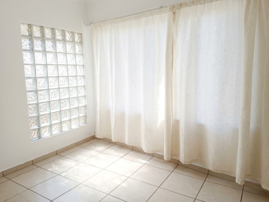 2 Bedroom Property for Sale in Illovo Gauteng