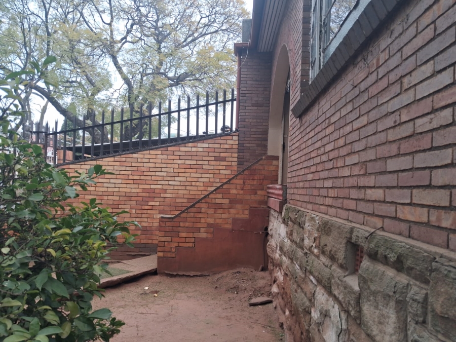 6 Bedroom Property for Sale in Bellevue Gauteng